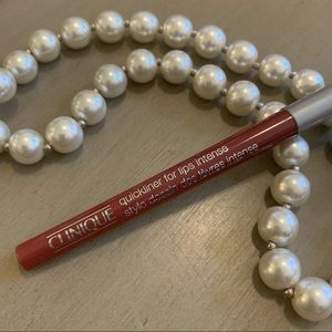 Quickliner For Lips Intense, Intense Cosmo NEW